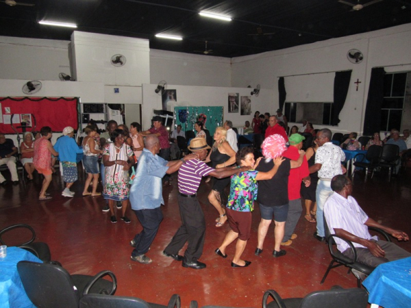 Núcleo Vida Saudável realiza baile de carnaval