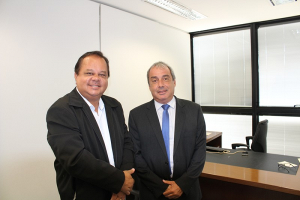 Foto: O Prefeito Marco Aurélio (esquerda) ao lado do Assessor de Diálogo Social, Manoel Barbosa