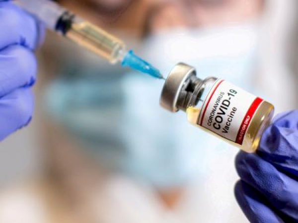 Prefeitura de Pains inicia a aplicação da dose de reforço da vacina contra a Covid-19 em idosos