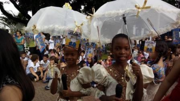 Dia Nacional do Livro Infantil é comemorado pelos alunos do &quot;João Batista&quot;