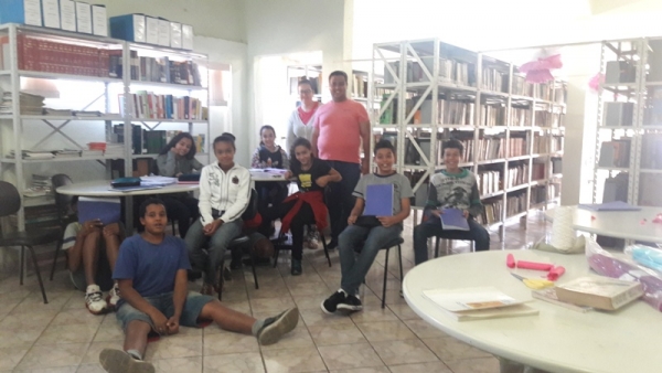 Biblioteca Pública Municipal recebe alunos da Escola Estadual para participarem do Projeto Educação Patrimonial e Histórica