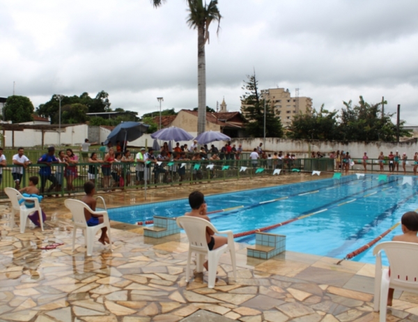Secretaria de Esportes promove competição de natação